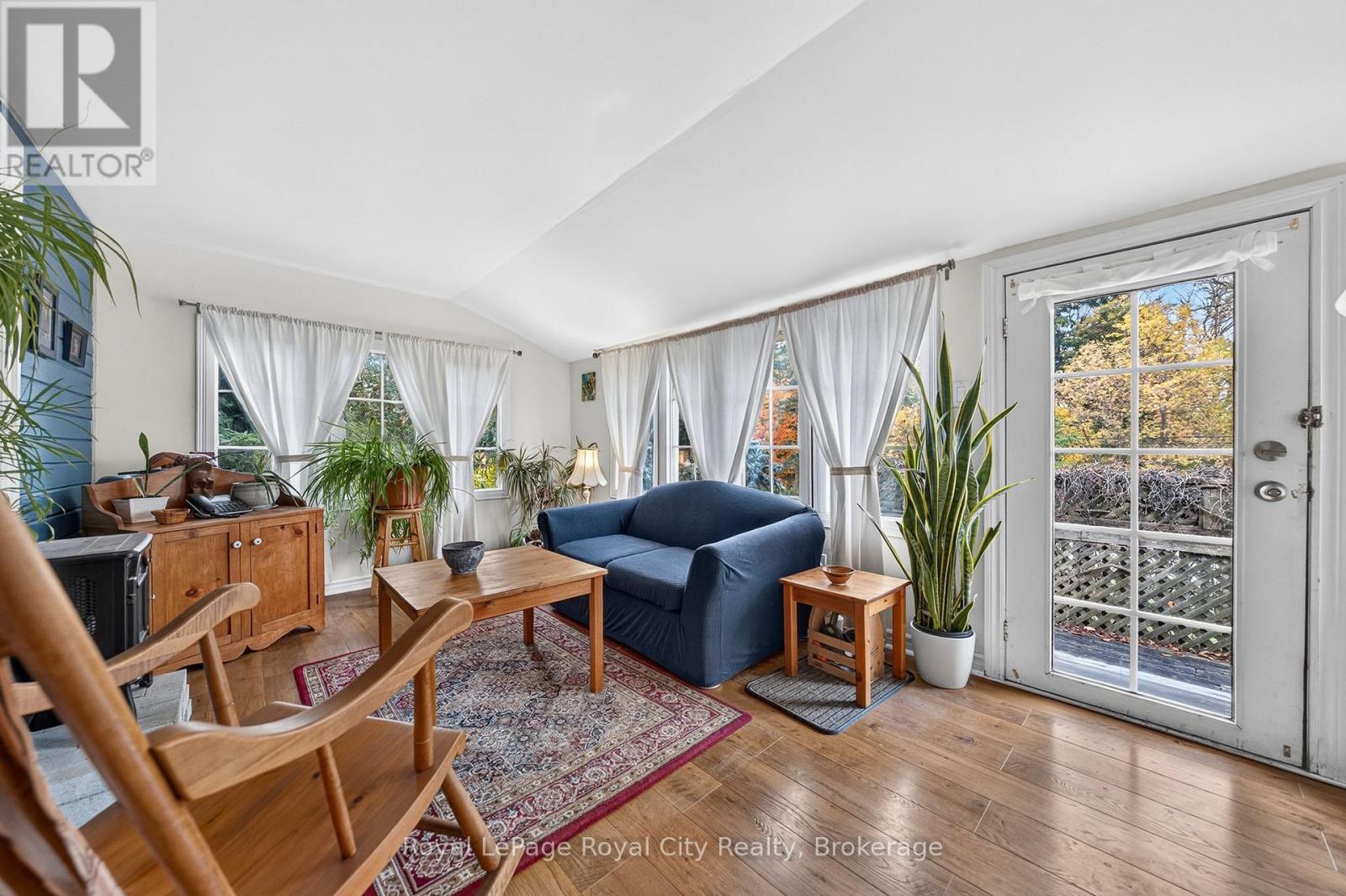 601 St Andrew Street E Property Photo 19