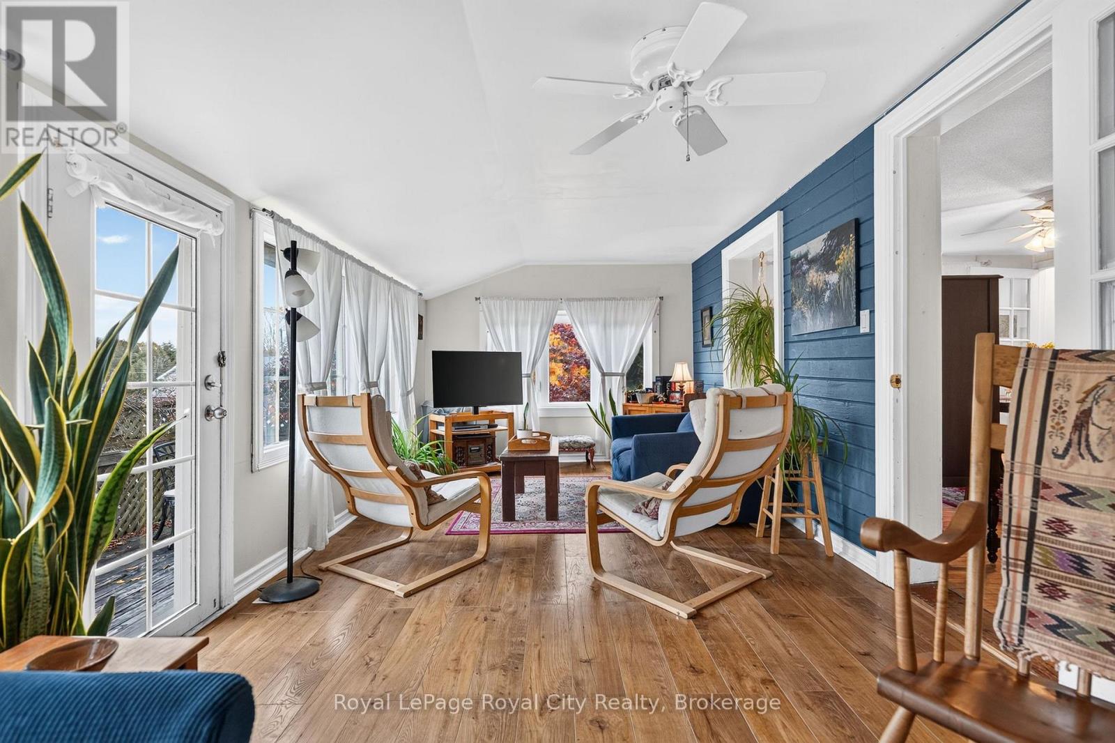 601 St Andrew Street E Property Photo 20