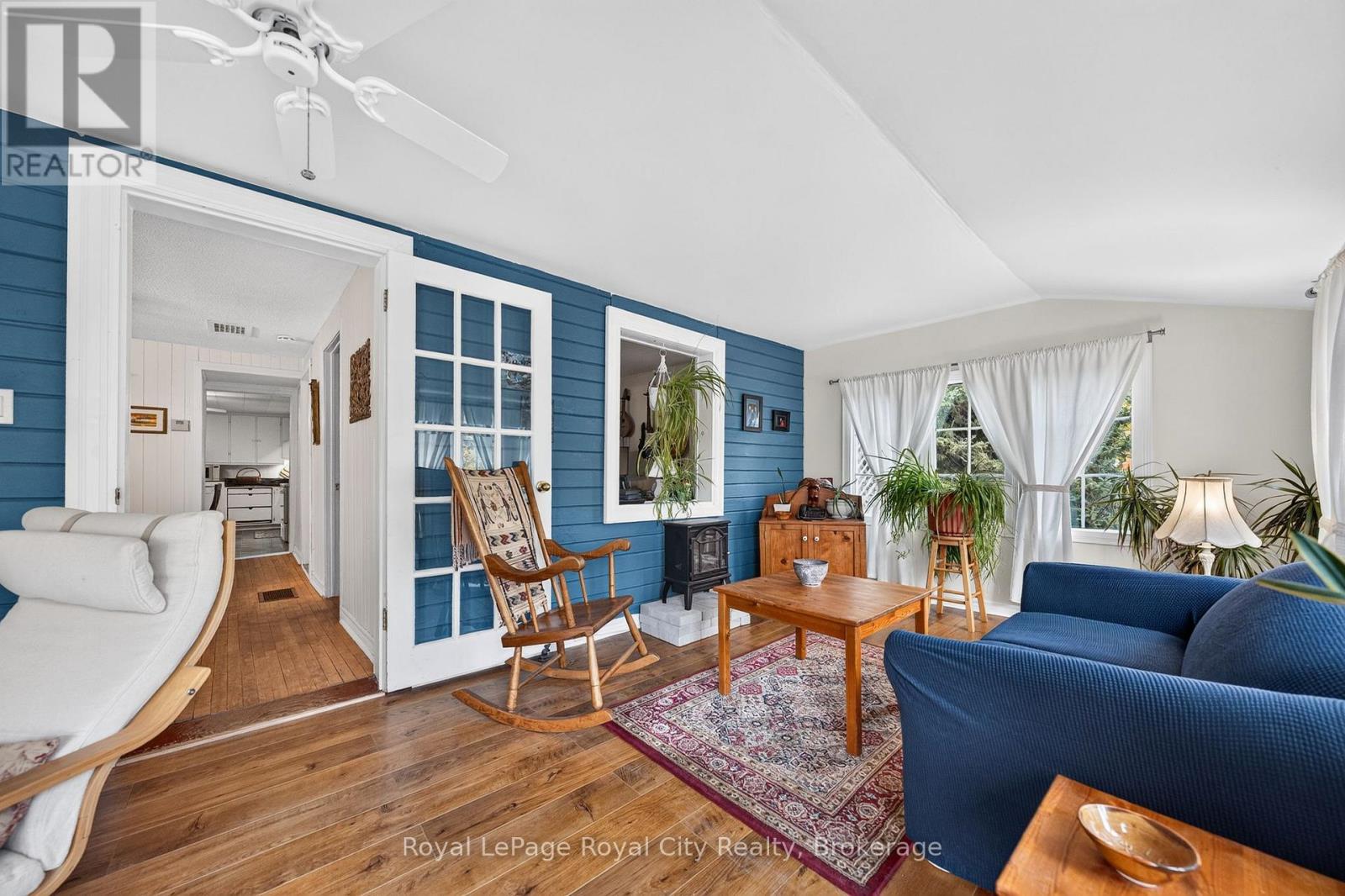 601 St Andrew Street E Property Photo 23
