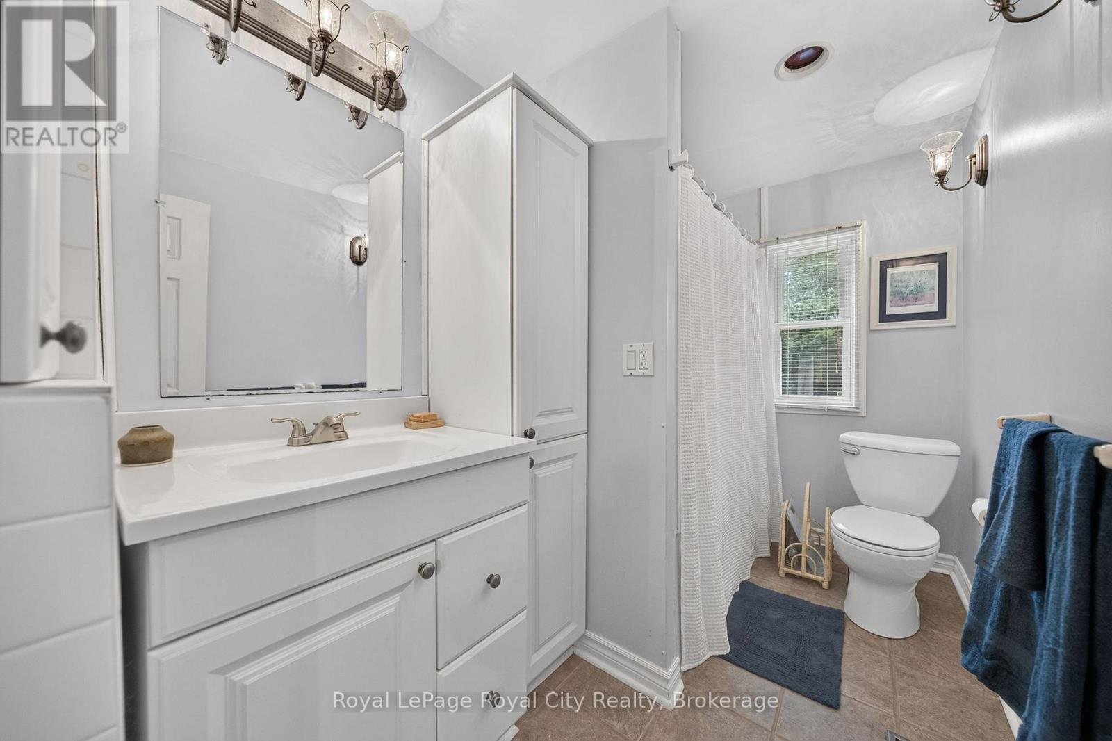 601 St Andrew Street E Property Photo 25