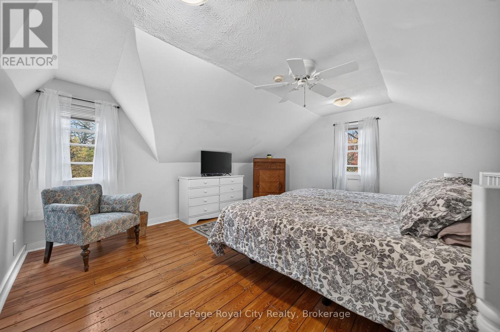 601 St Andrew Street E Property Photo 26