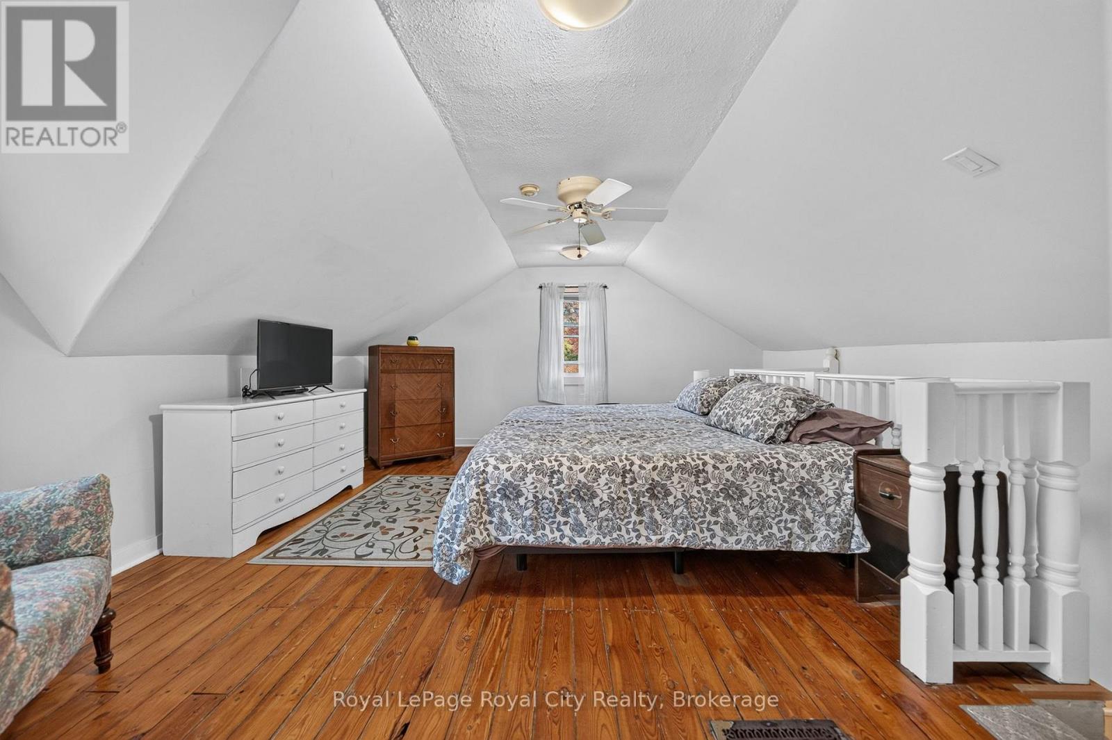 601 St Andrew Street E Property Photo 27
