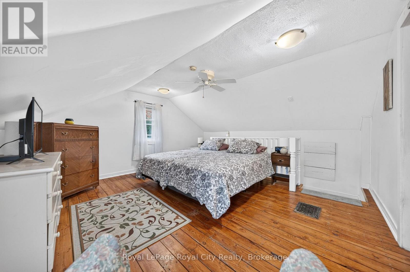601 St Andrew Street E Property Photo 28