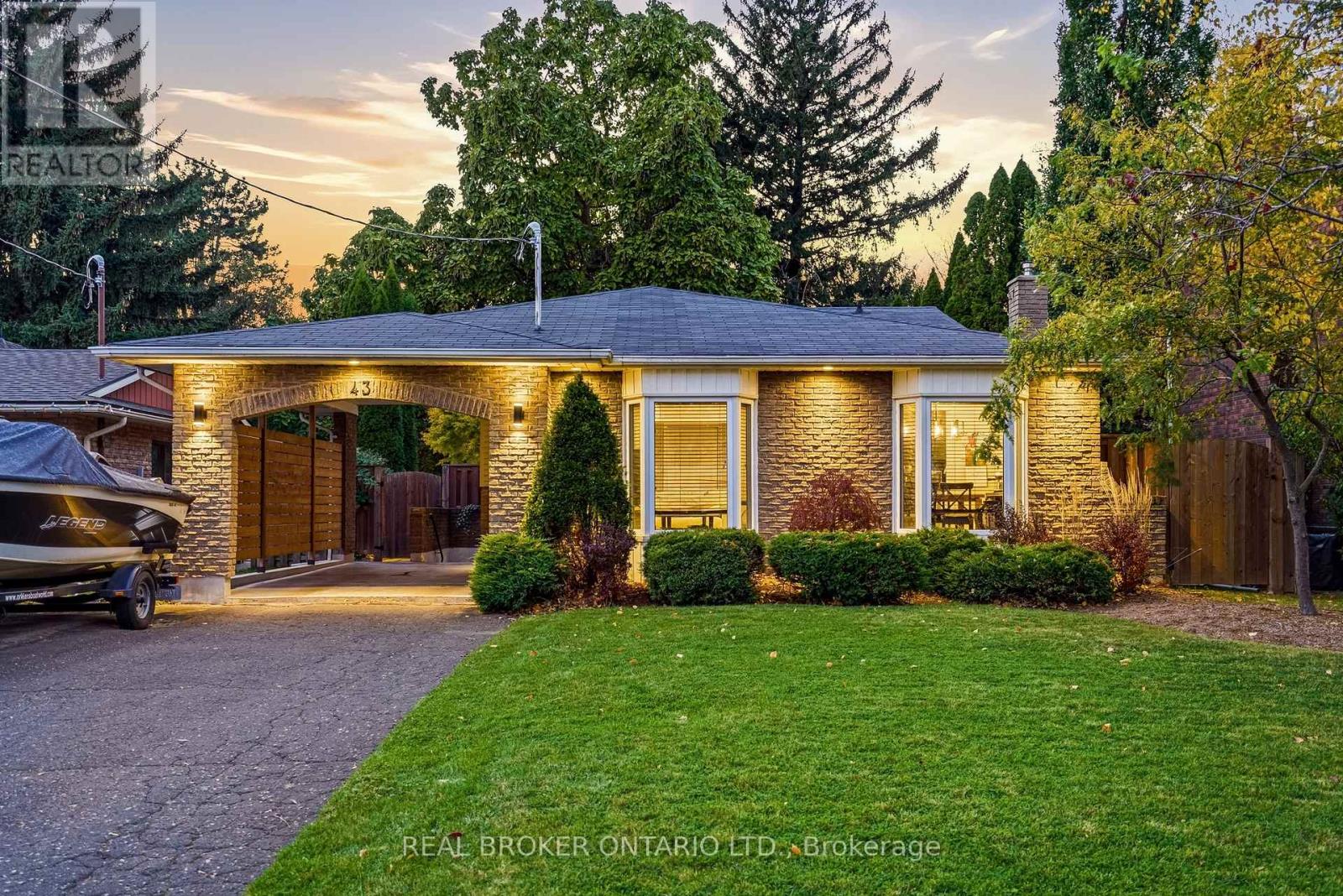 43 Shoreline Drive Property Photo 1