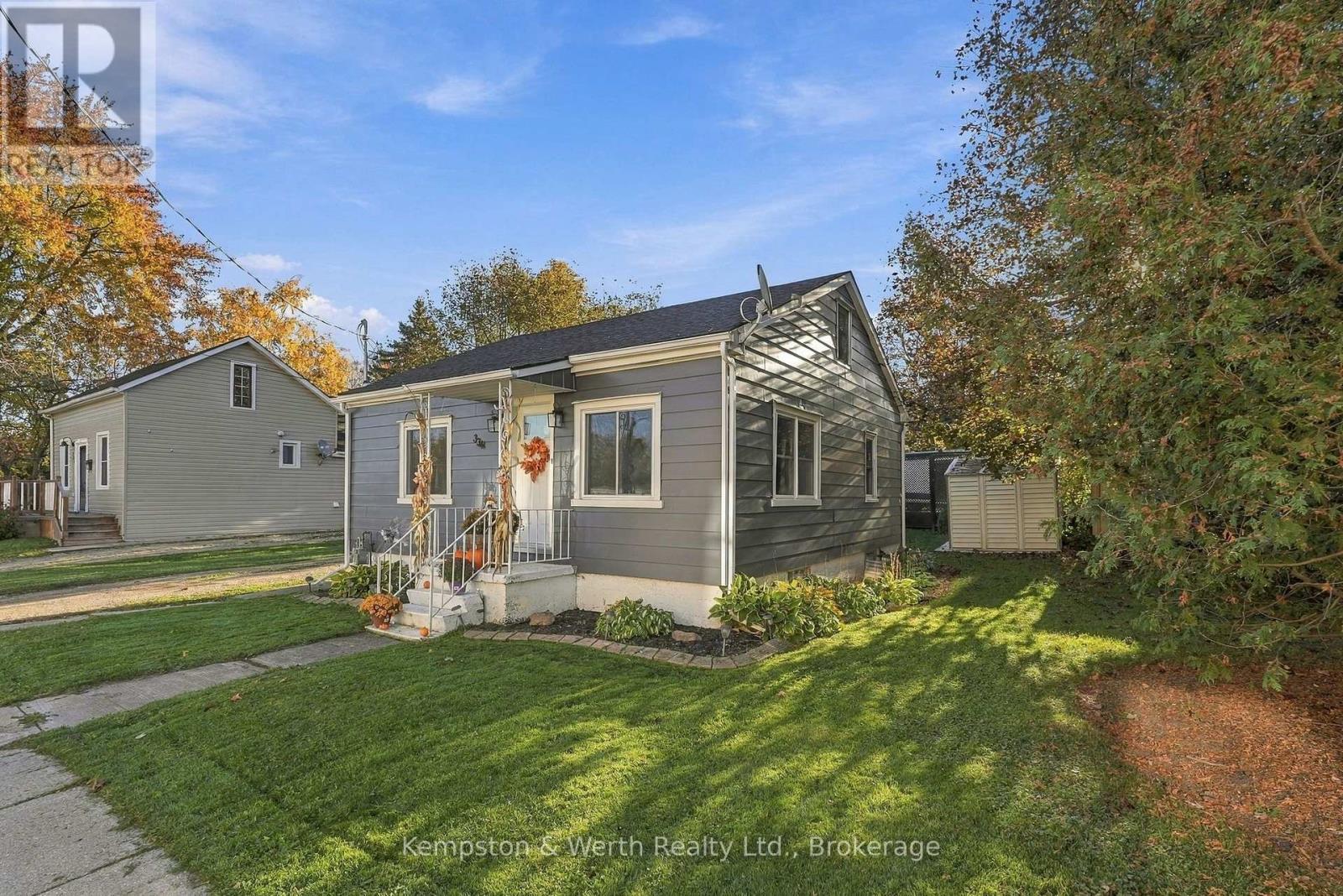 334 Davidson Avenue N Property Photo 2