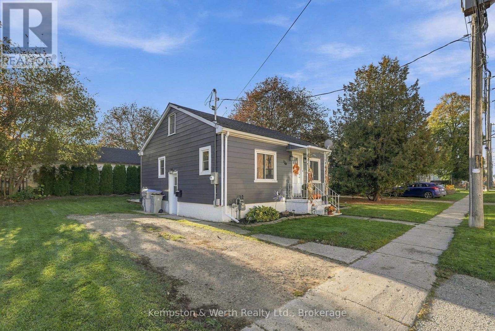 334 Davidson Avenue N Property Photo 3