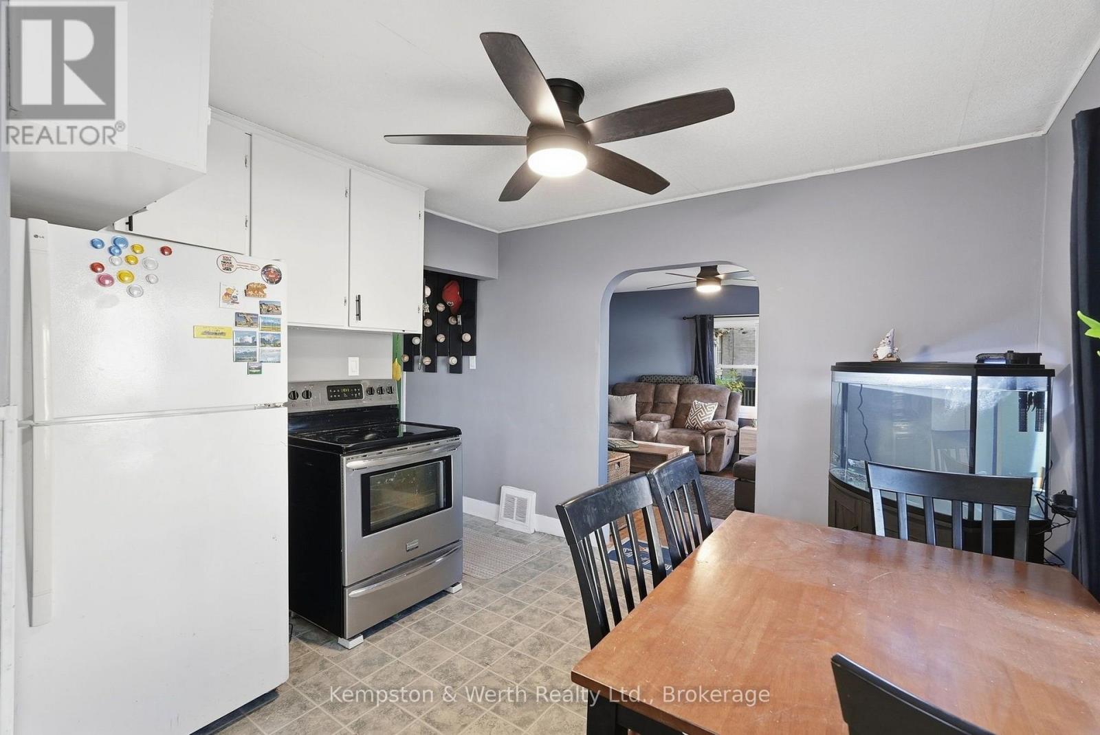 334 Davidson Avenue N Property Photo 10