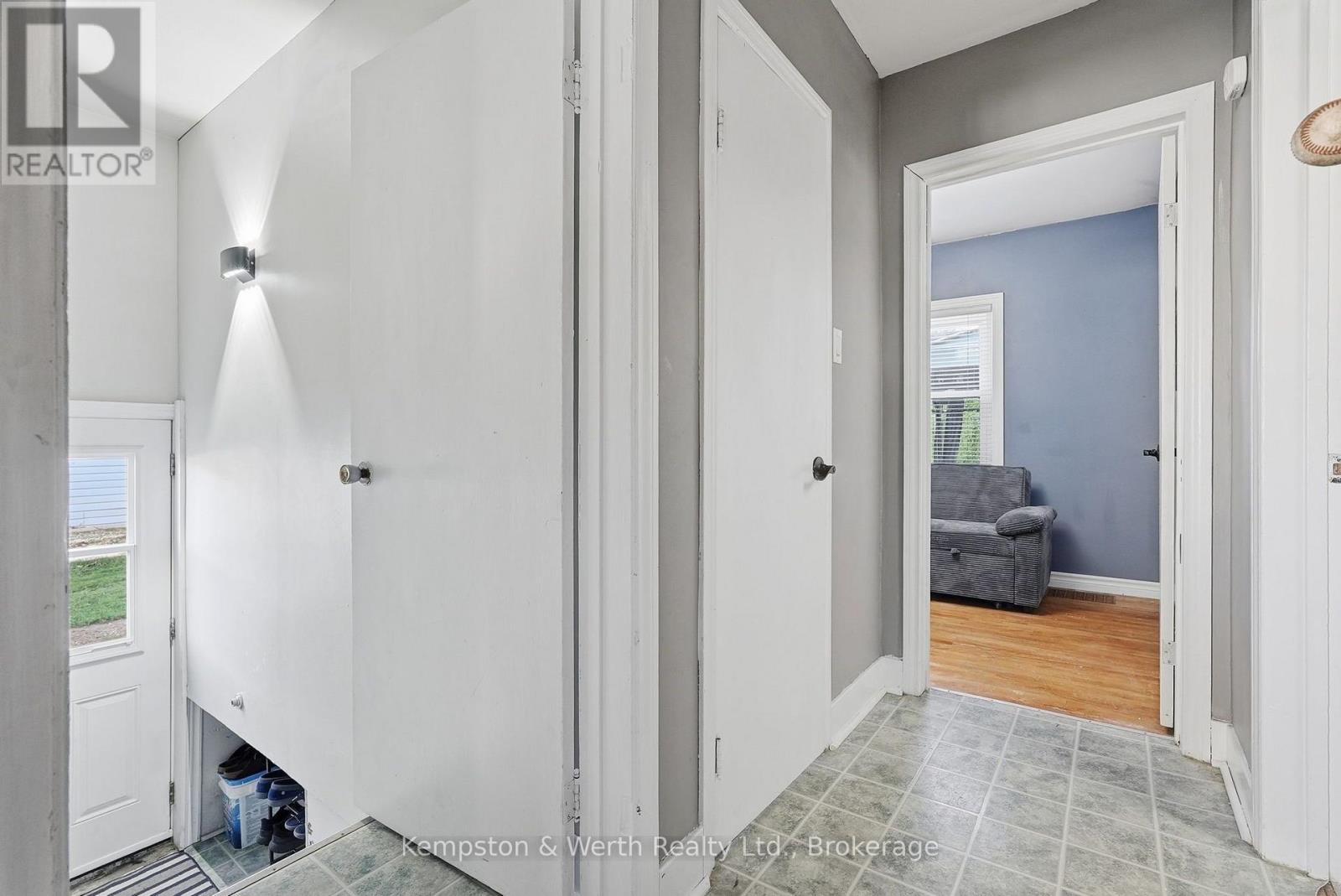 334 Davidson Avenue N Property Photo 12