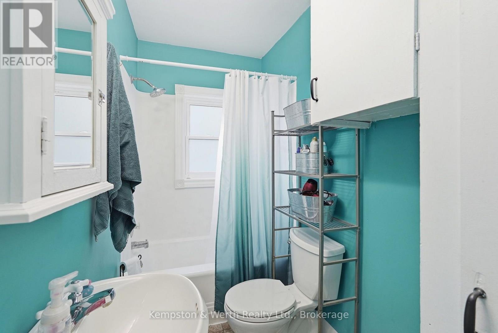 334 Davidson Avenue N Property Photo 16