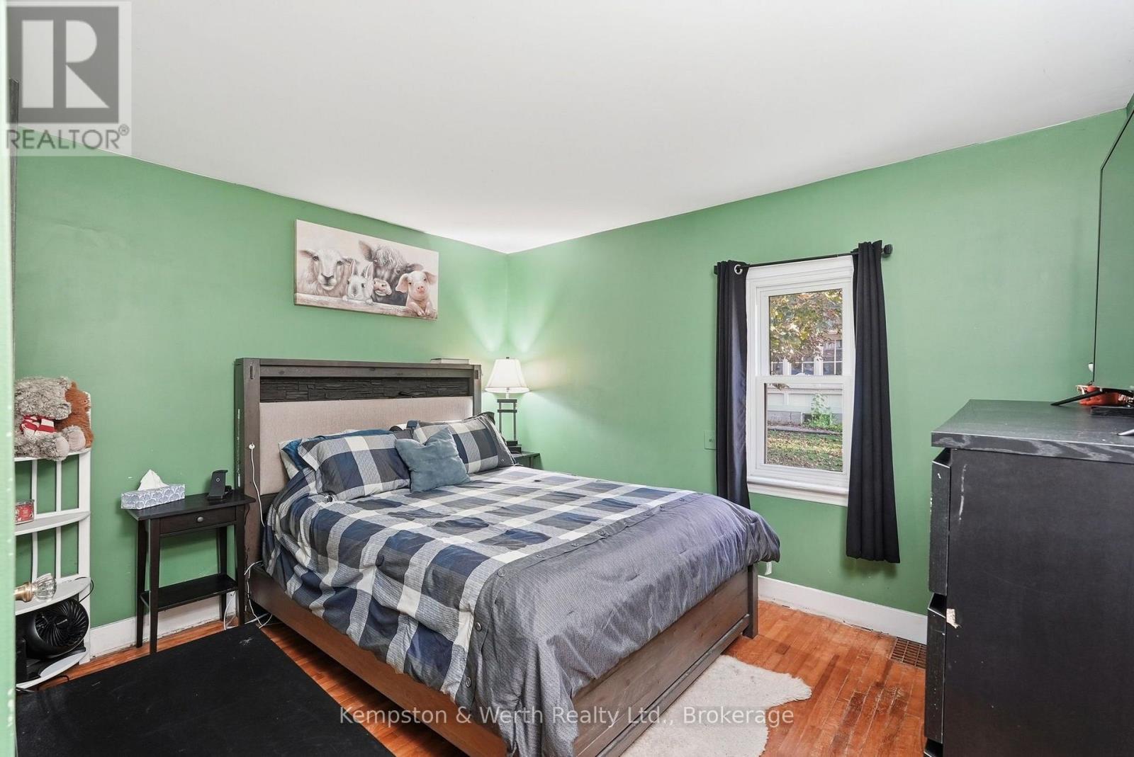 334 Davidson Avenue N Property Photo 17