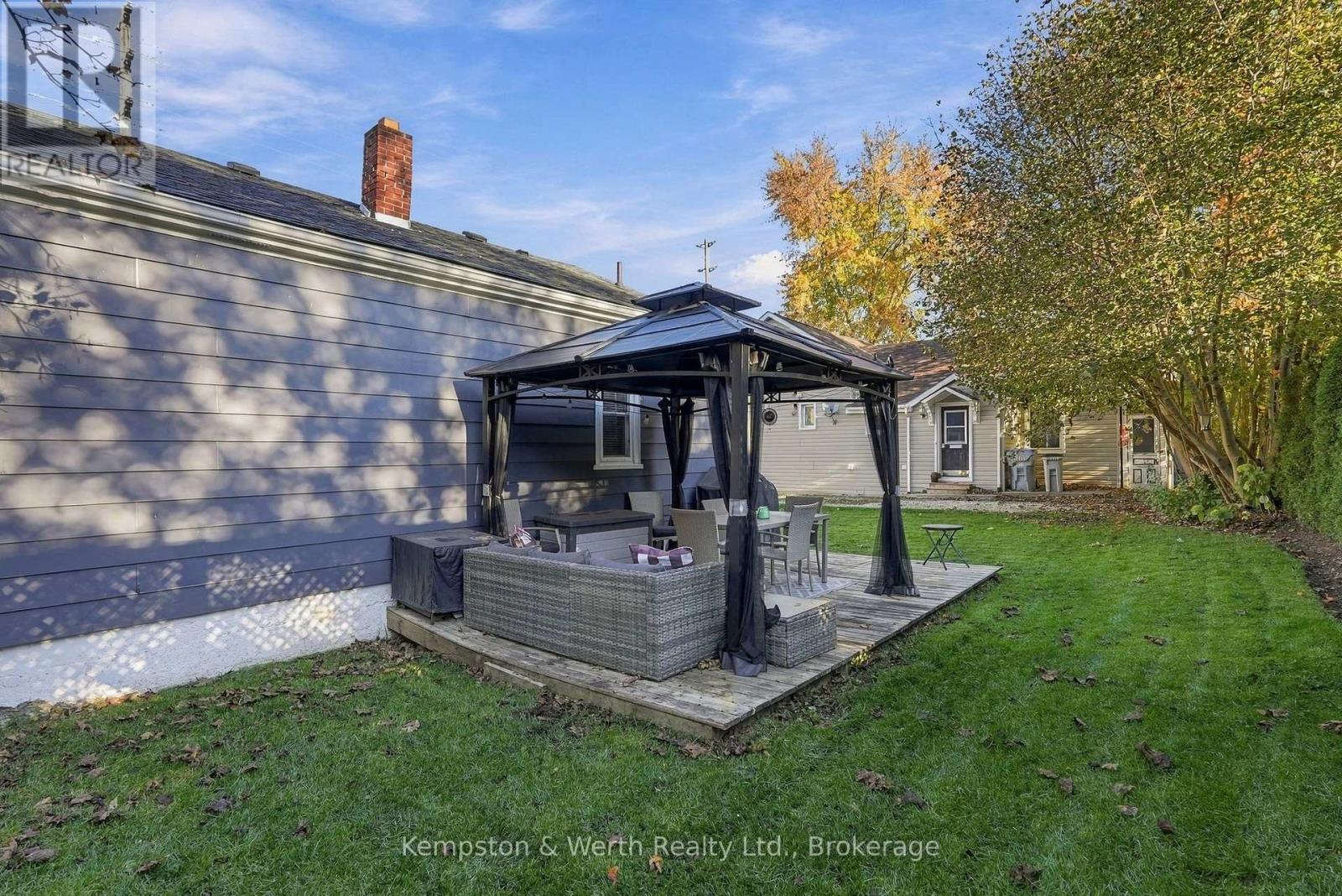 334 Davidson Avenue N Property Photo 22