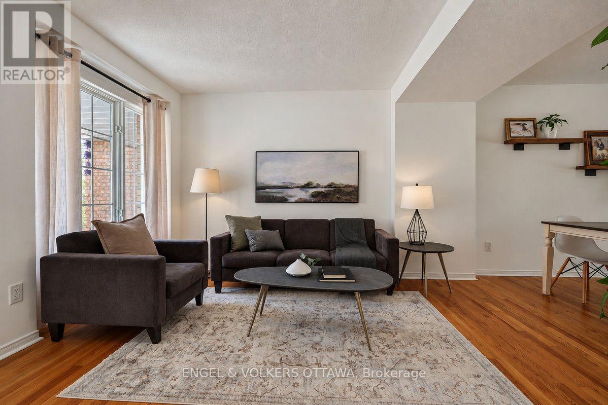 154 College Circle Property Photo 10