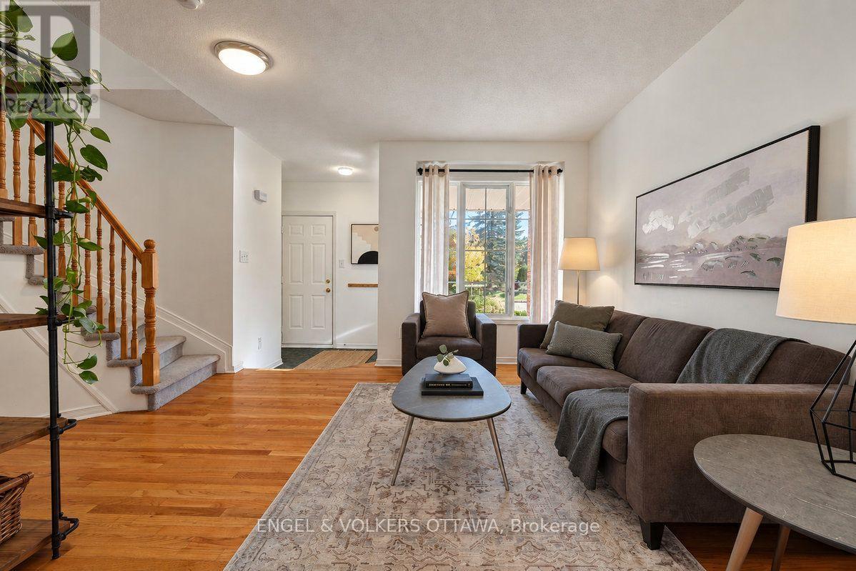 154 College Circle Property Photo 11