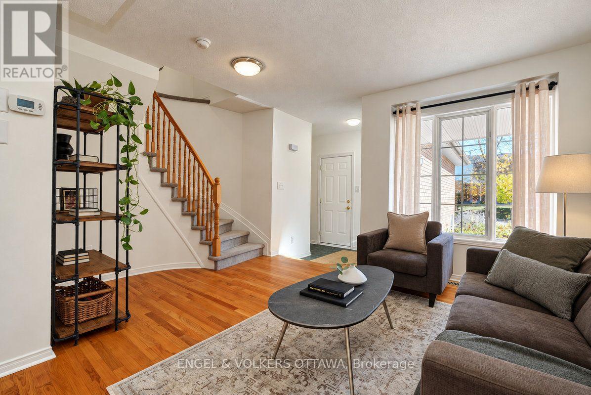 154 College Circle Property Photo 12