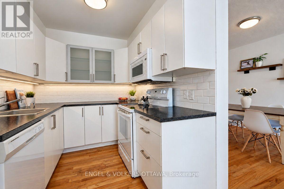 154 College Circle Property Photo 19