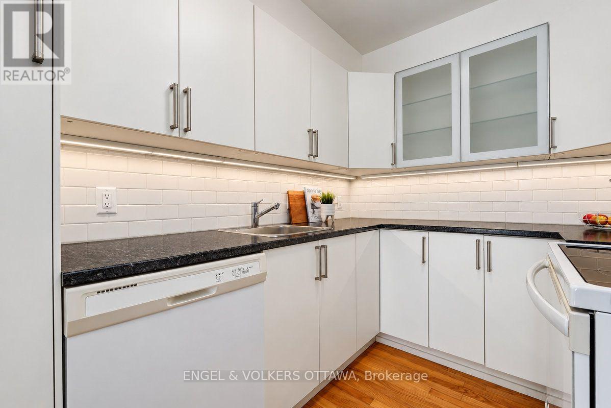 154 College Circle Property Photo 20