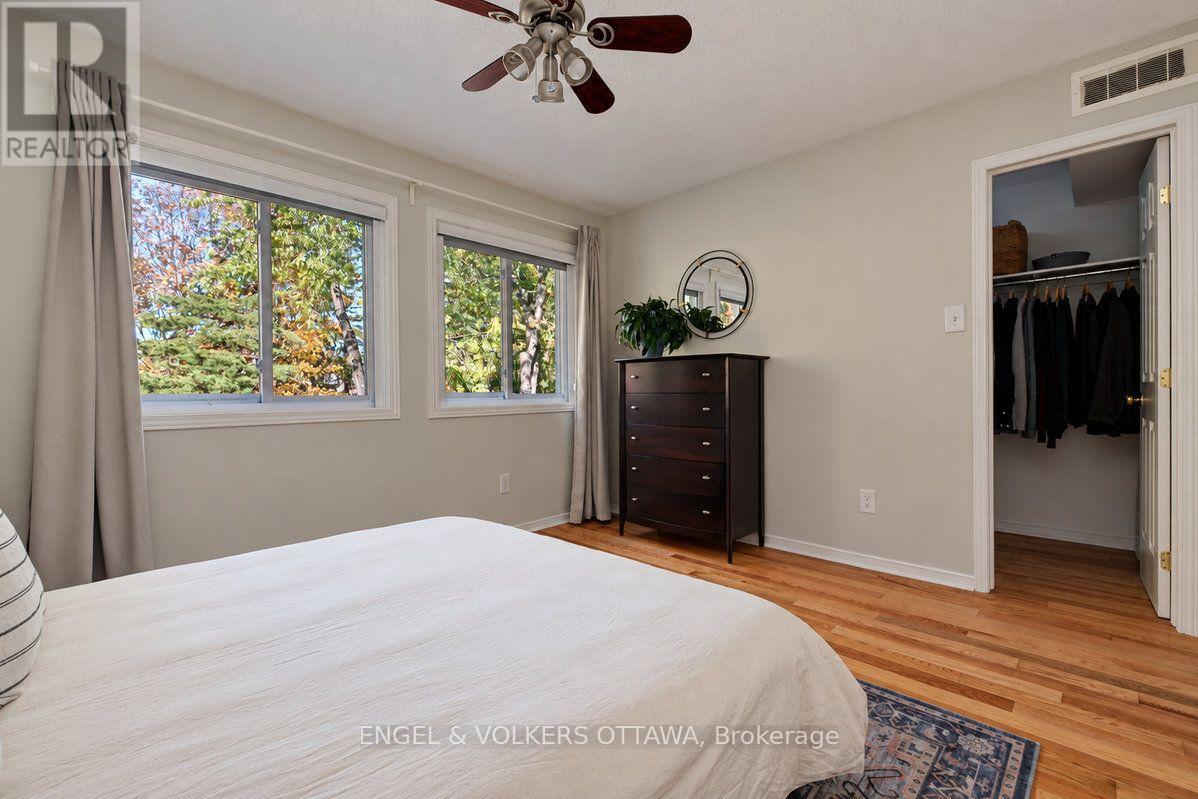 154 College Circle Property Photo 30