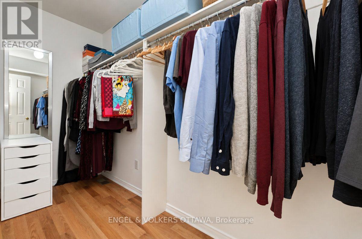 154 College Circle Property Photo 31