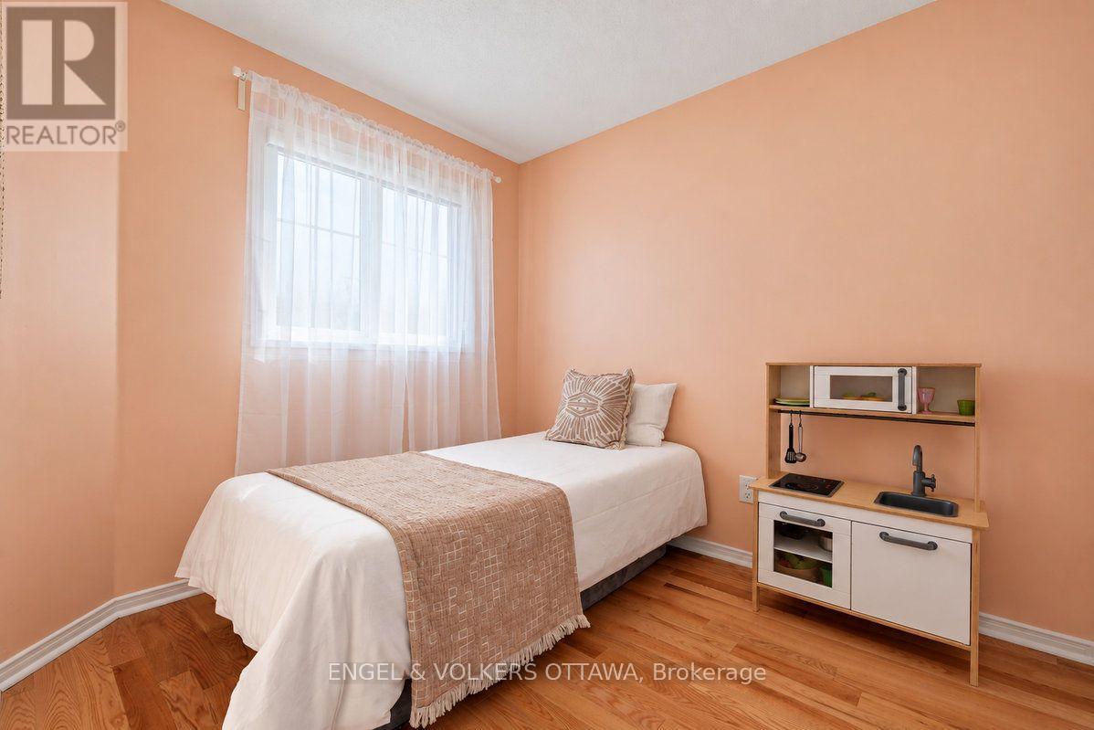 154 College Circle Property Photo 32