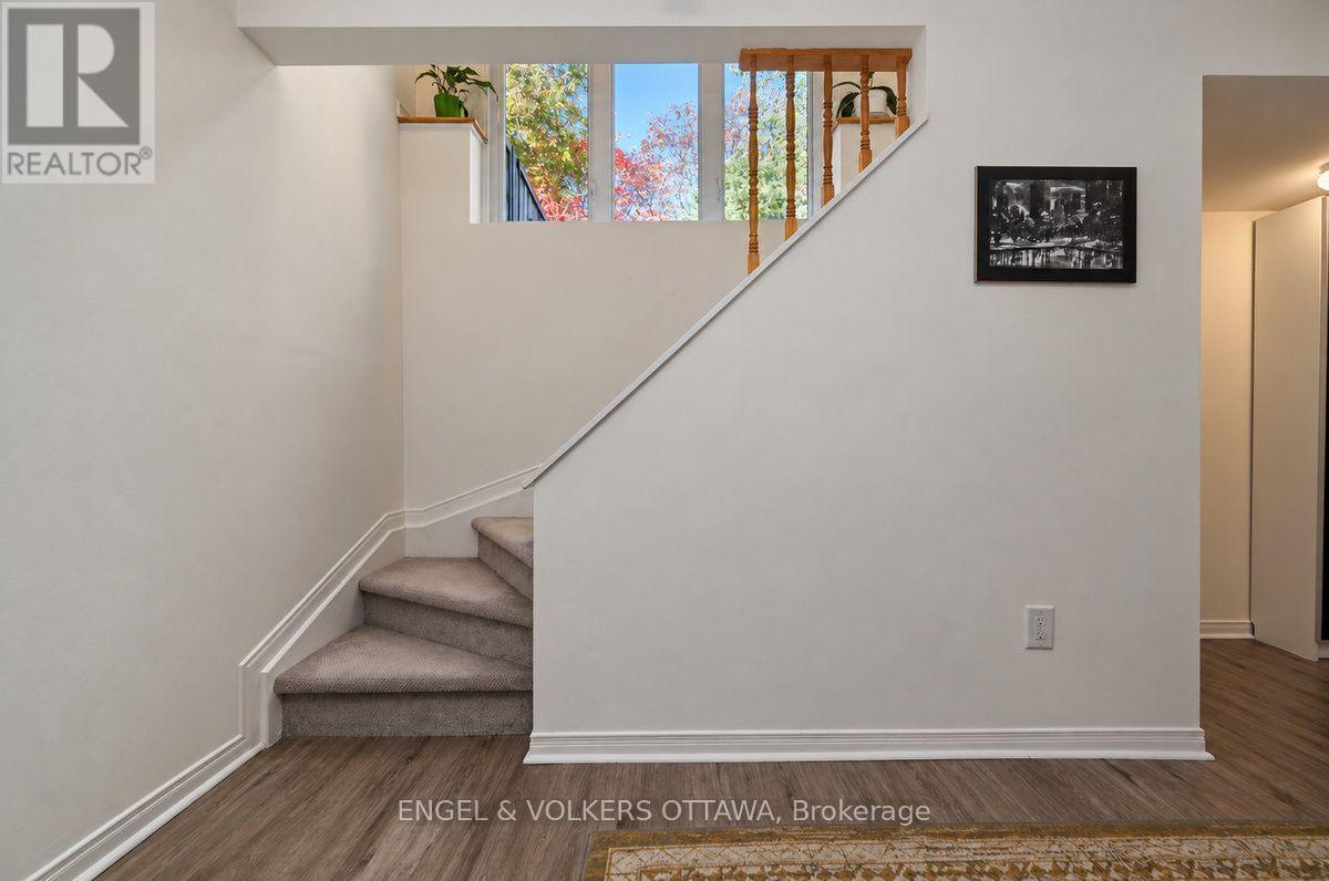 154 College Circle Property Photo 35