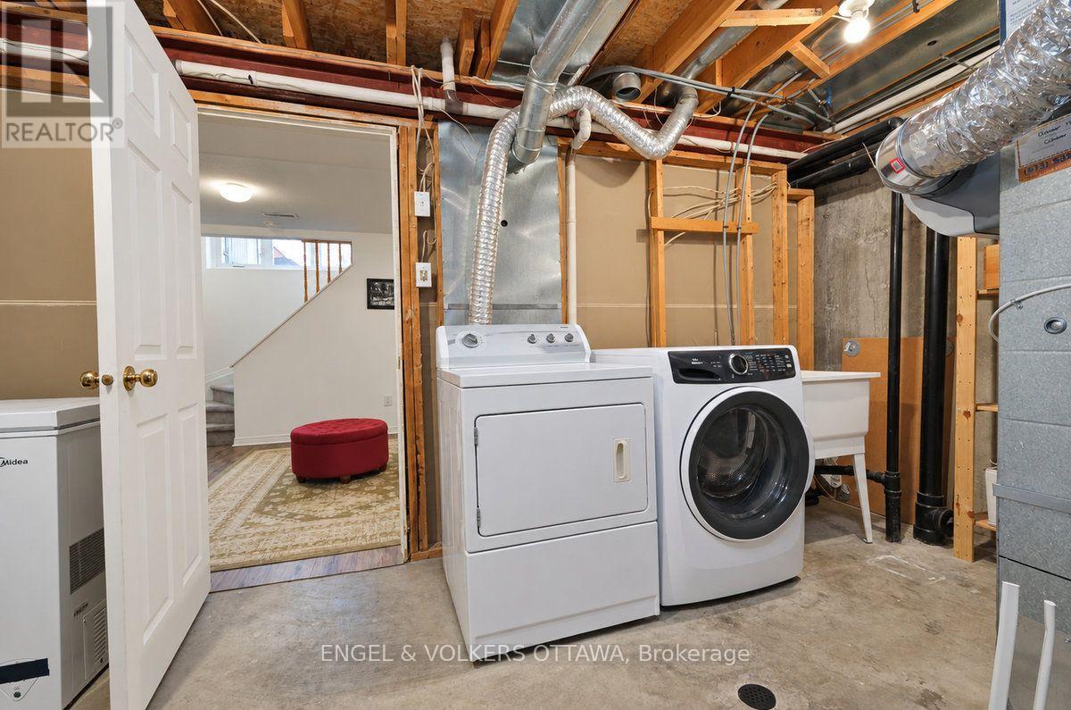 154 College Circle Property Photo 41