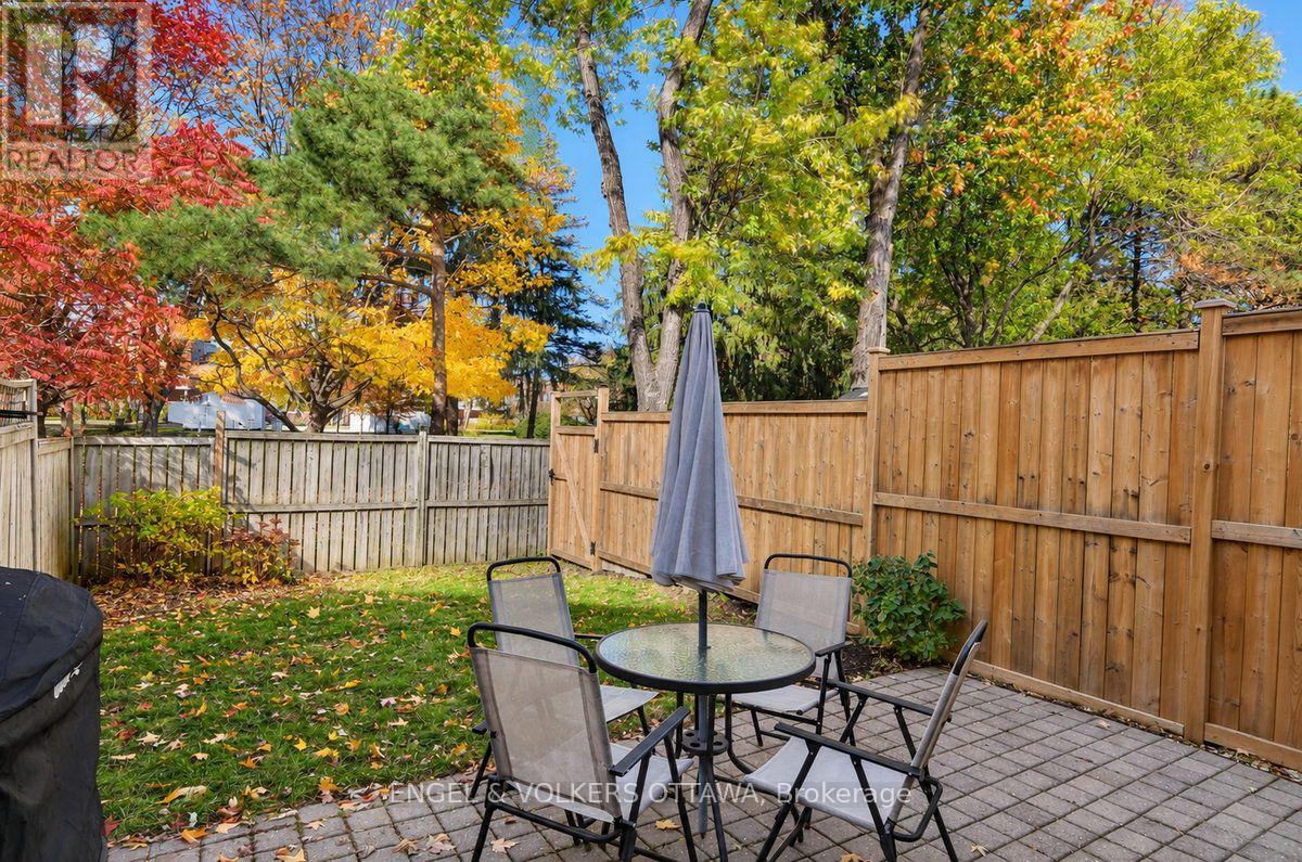 154 College Circle Property Photo 44