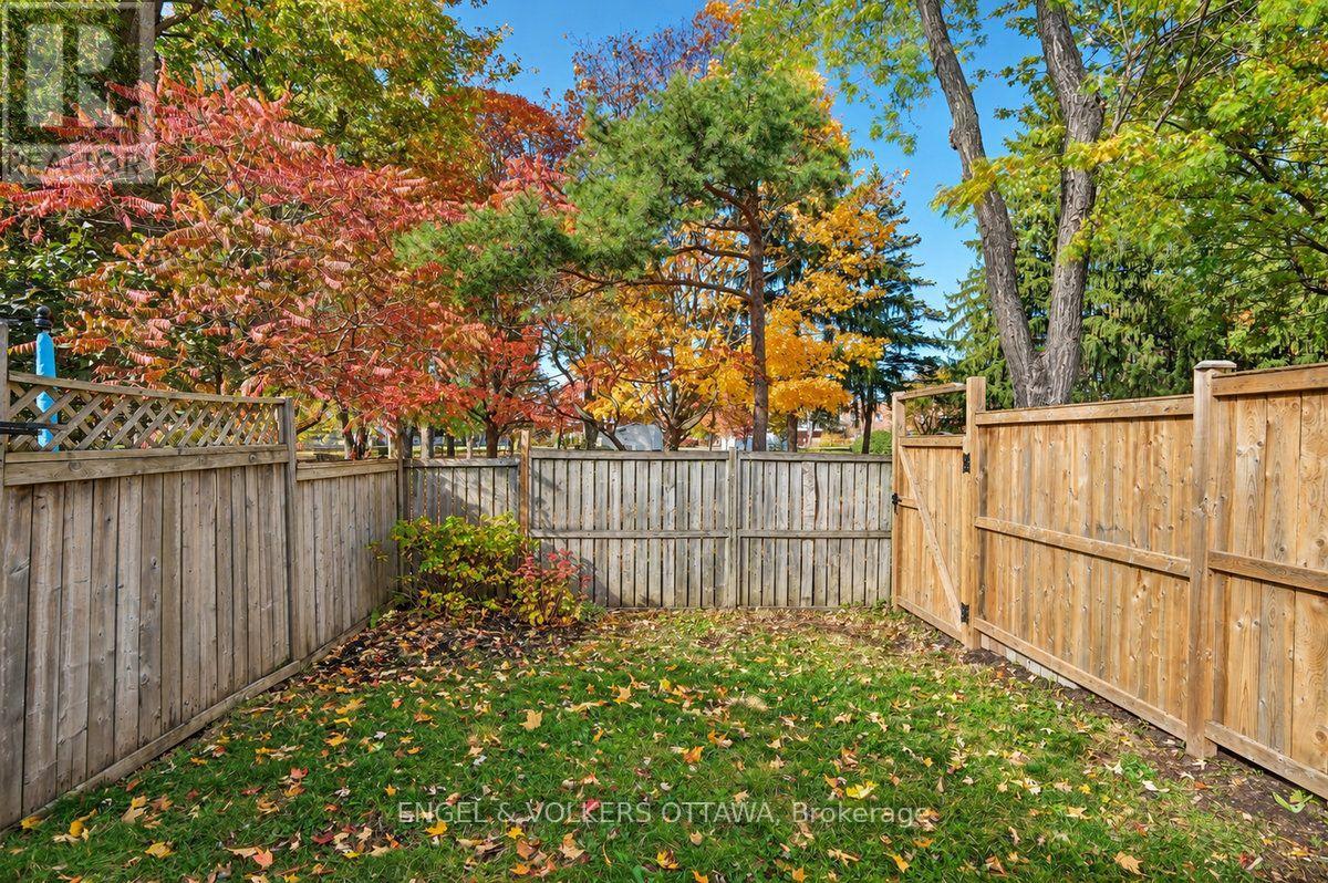 154 College Circle Property Photo 45