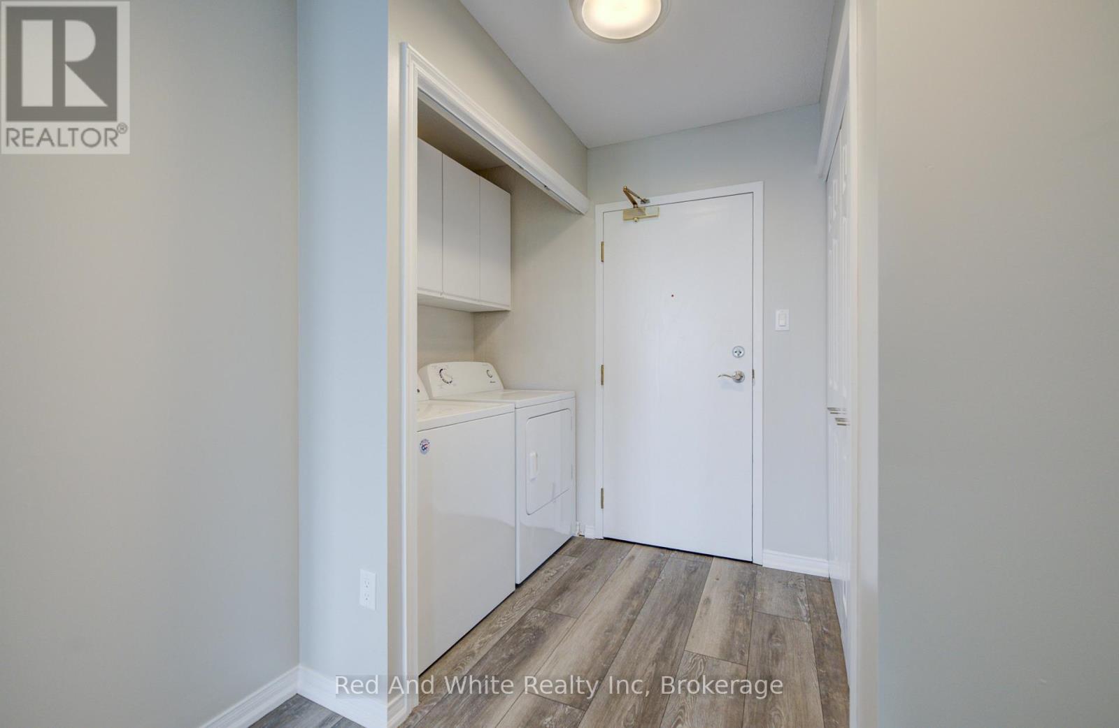 802 - 1414 King Street E Property Photo 7
