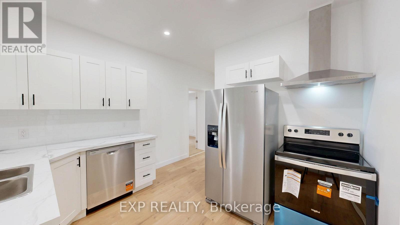 686 Elias Street Property Photo 7