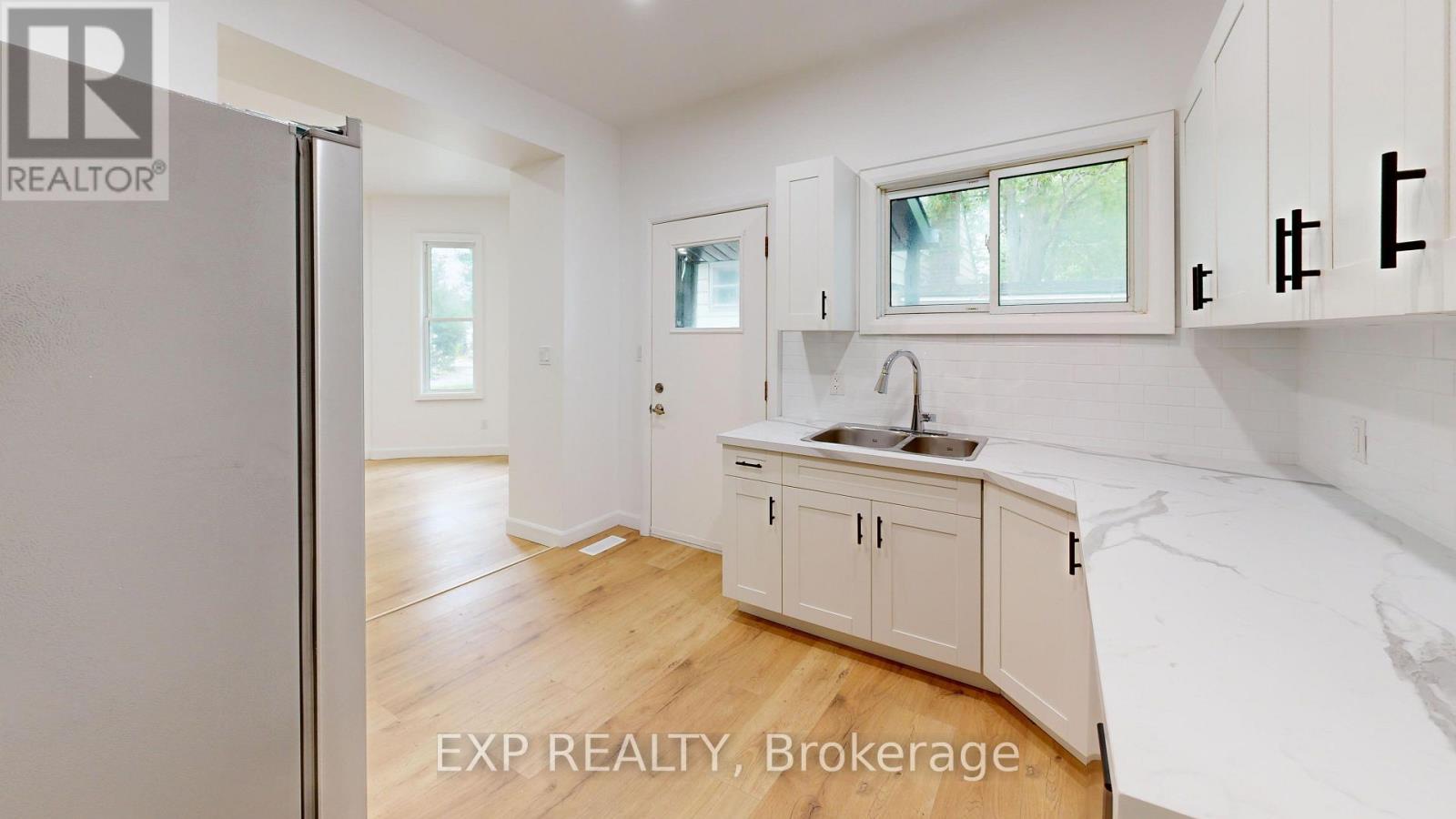 686 Elias Street Property Photo 10