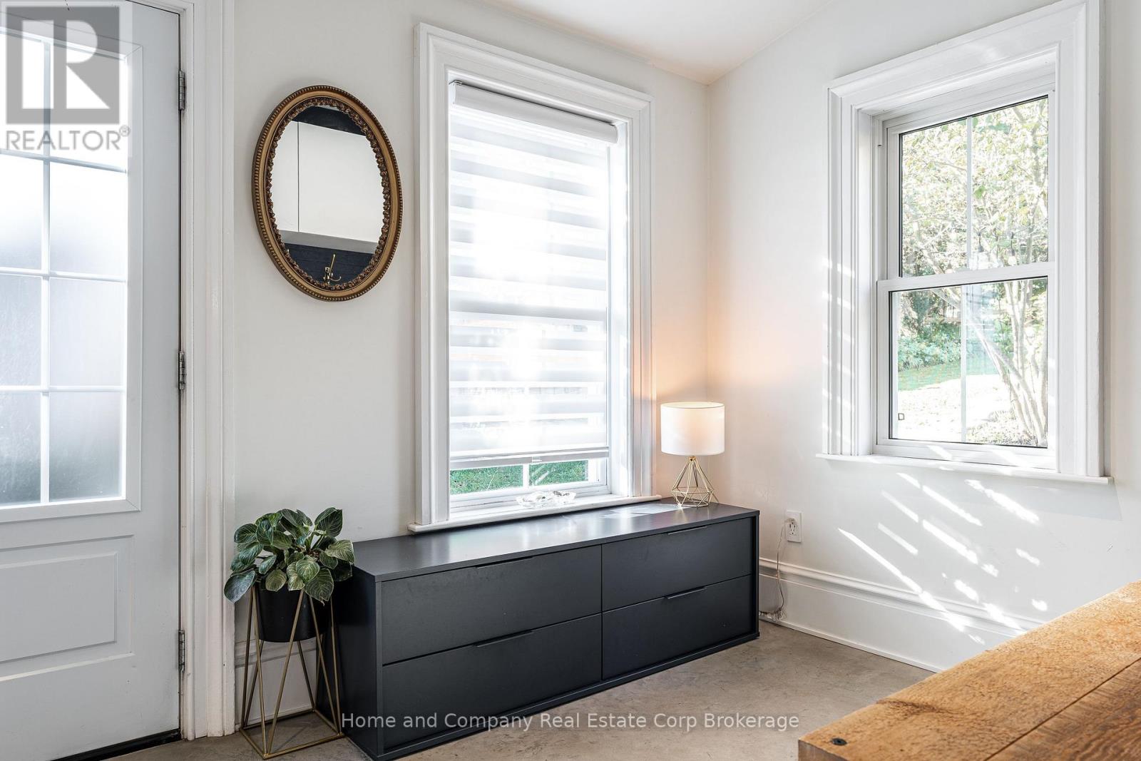18 Robinson Street Property Photo 24