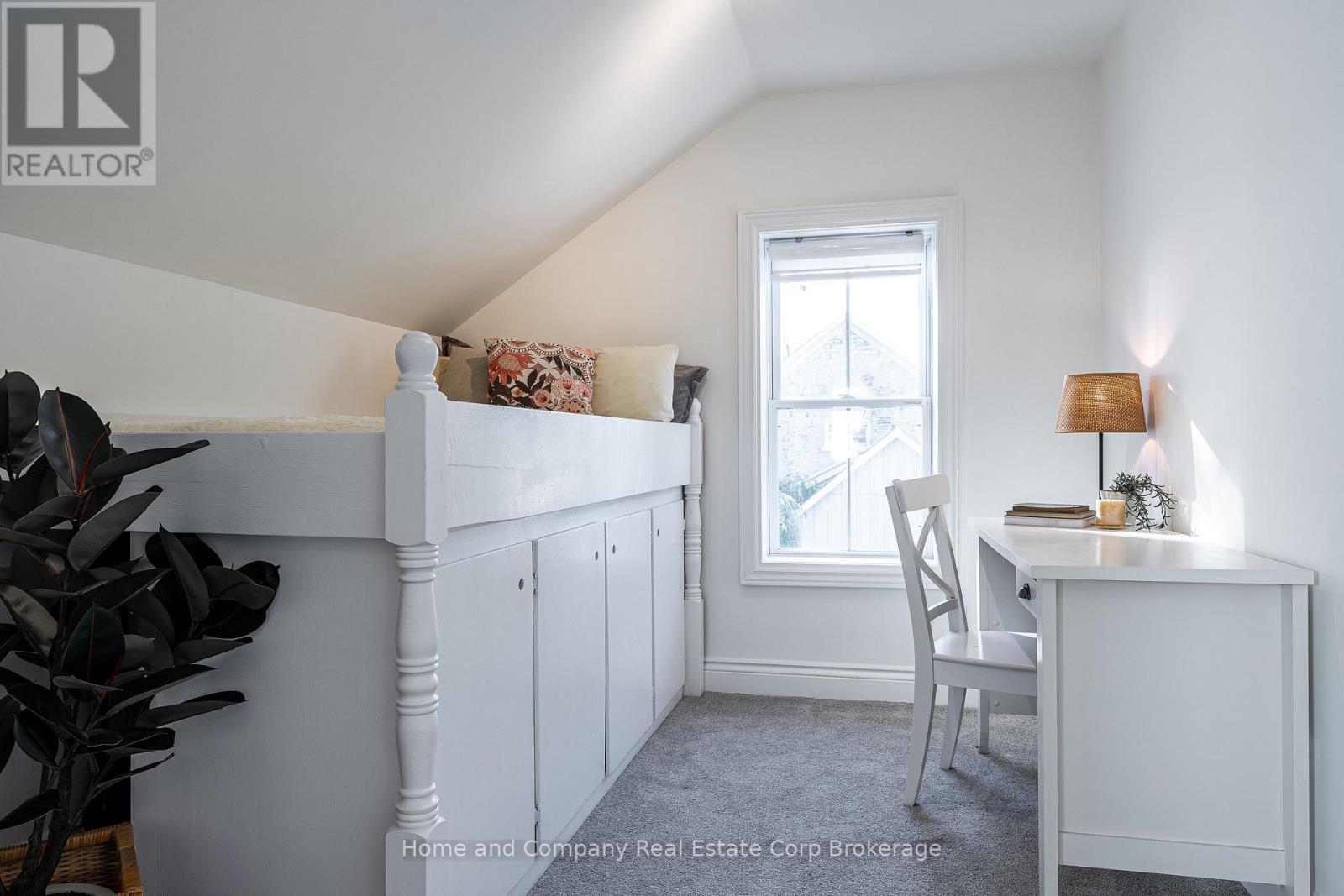 18 Robinson Street Property Photo 35