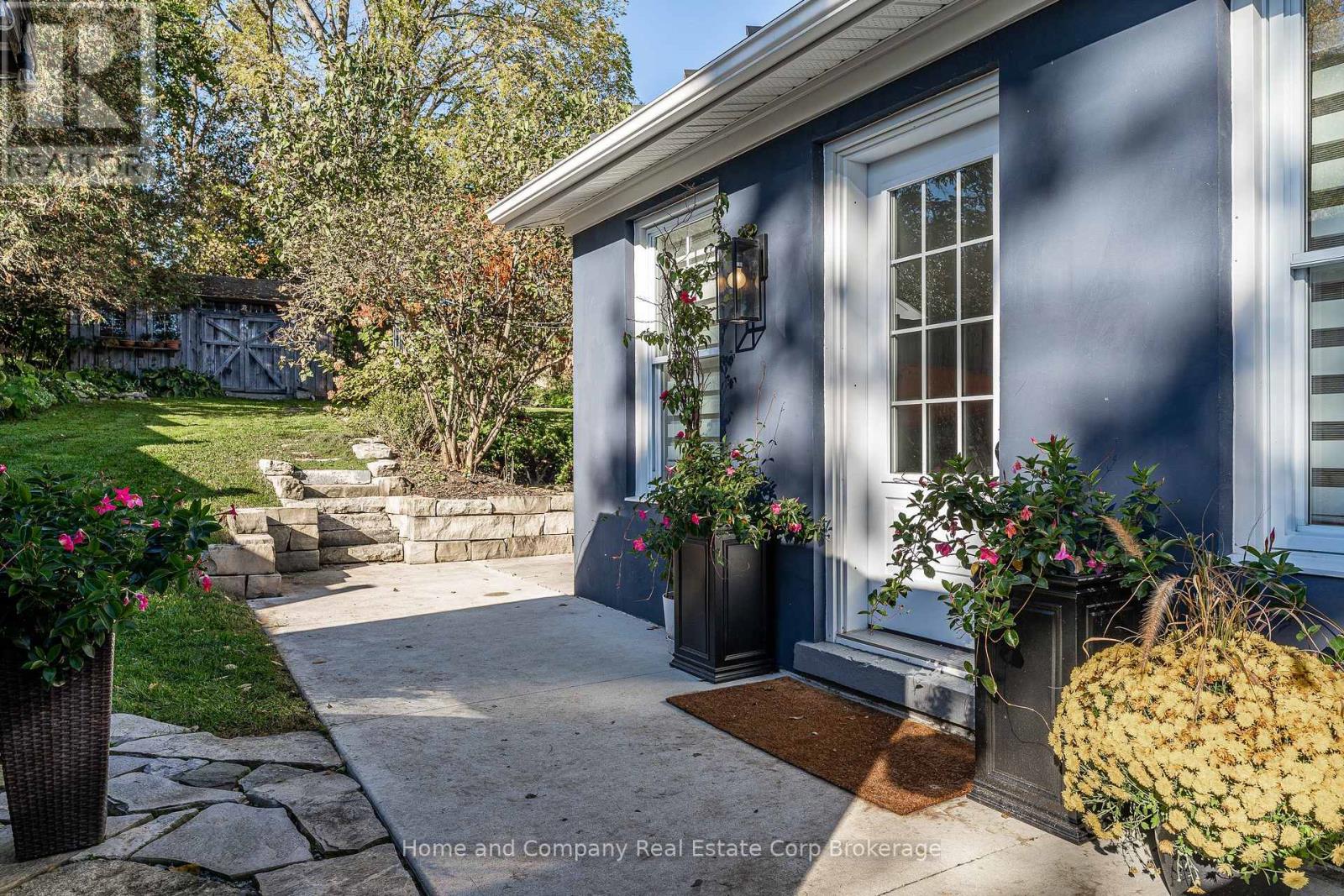18 Robinson Street Property Photo 40