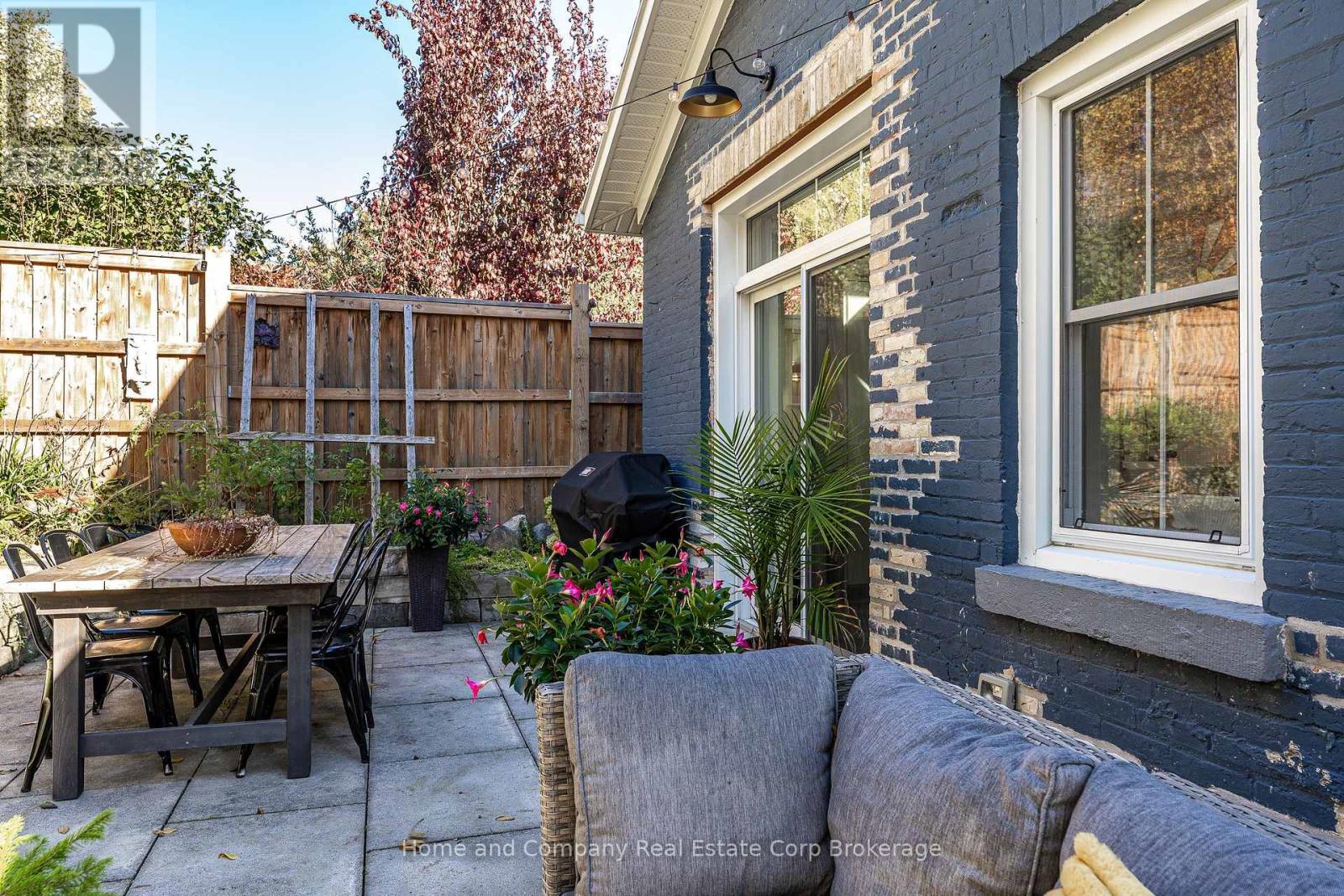 18 Robinson Street Property Photo 42