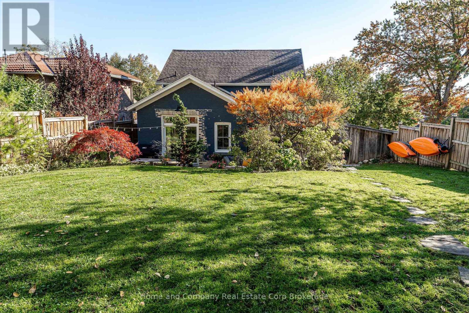 18 Robinson Street Property Photo 44