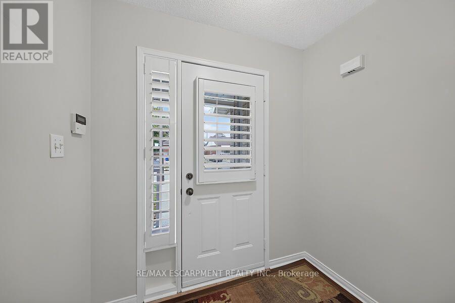 166 Toby Crescent Property Photo 2