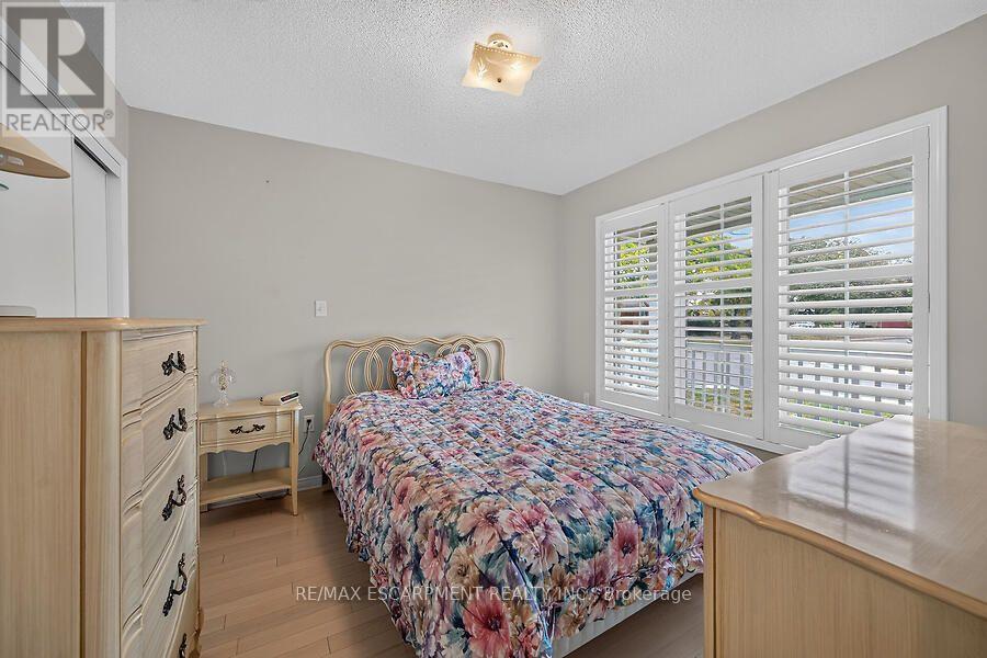 166 Toby Crescent Property Photo 4