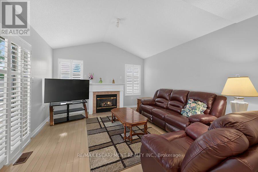 166 Toby Crescent Property Photo 10