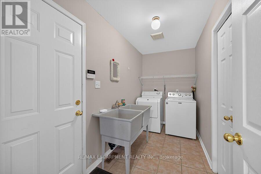 166 Toby Crescent Property Photo 18