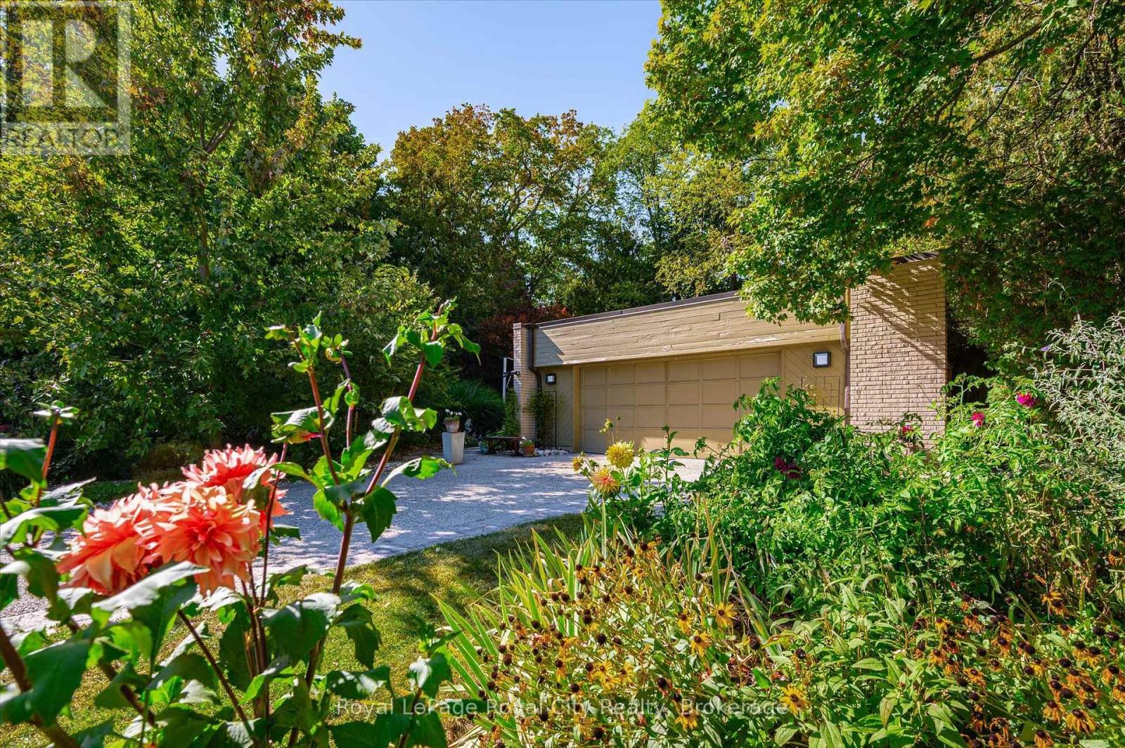168 South River Road Property Photo 2