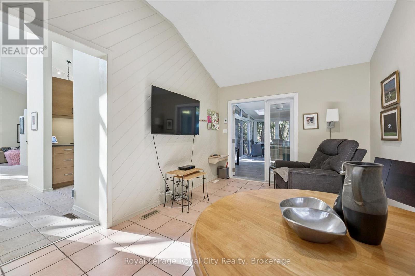 168 South River Road Property Photo 14