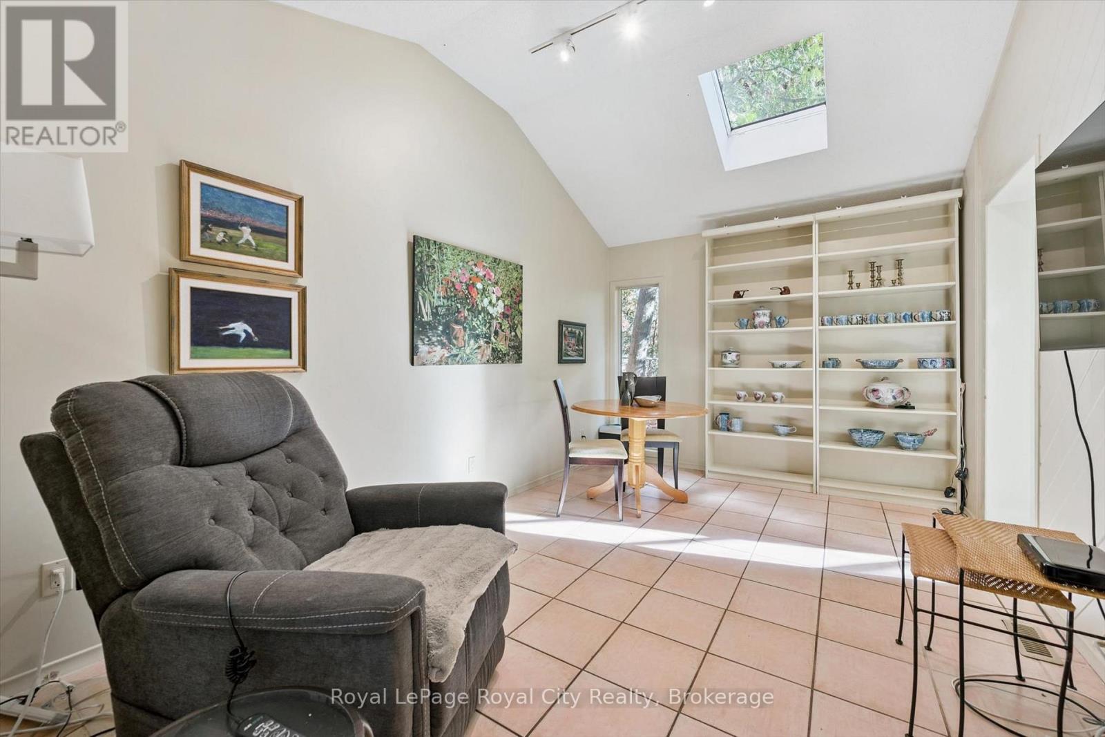 168 South River Road Property Photo 15