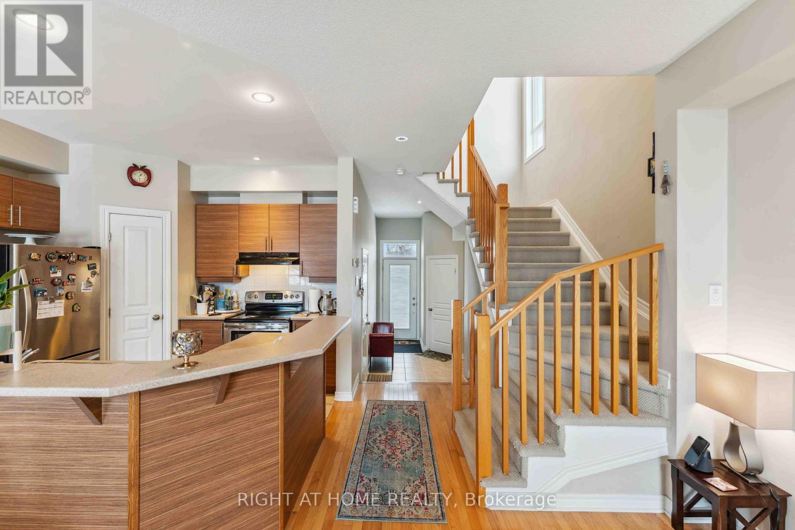 300 Cooks Mill Crescent Property Photo 7