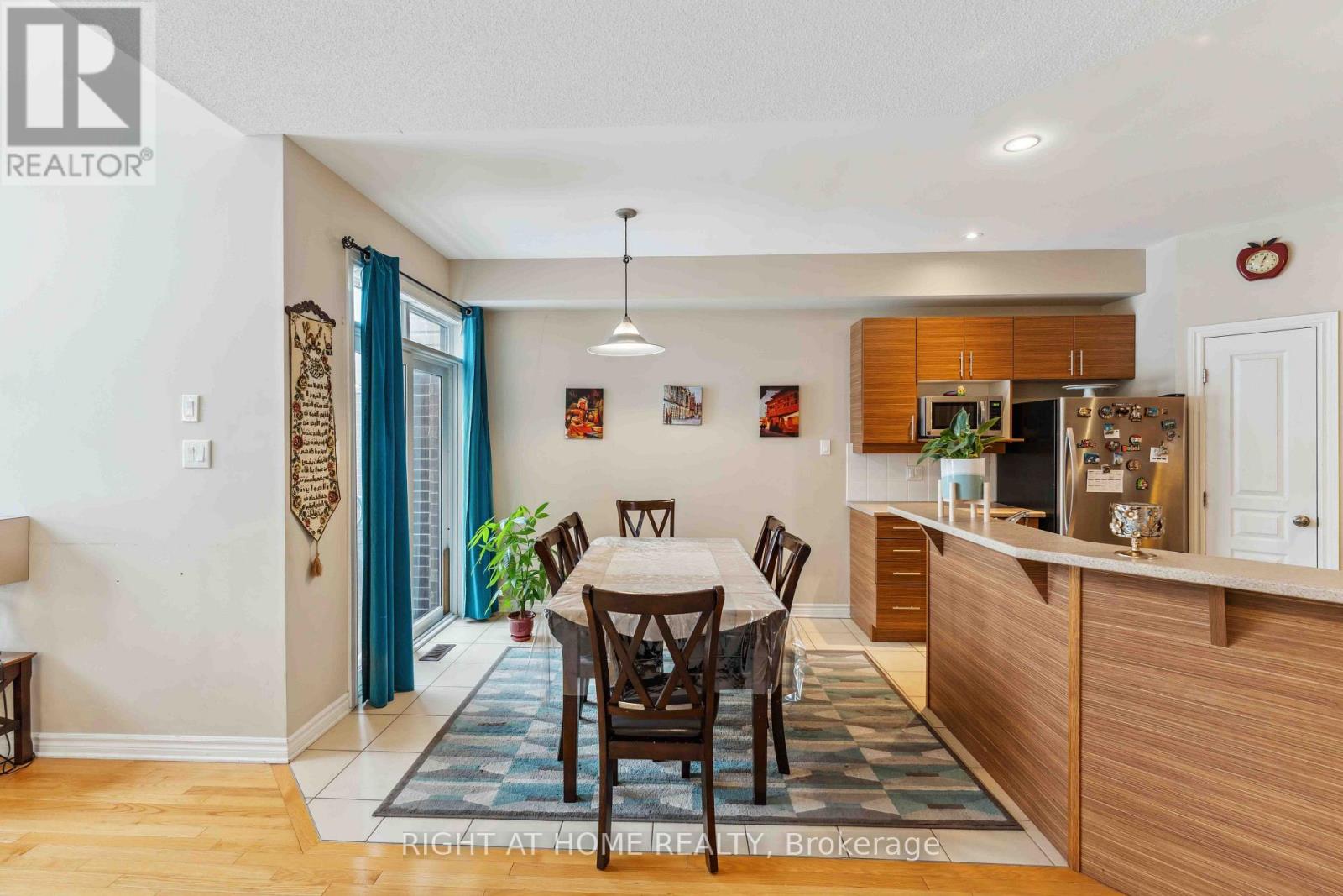 300 Cooks Mill Crescent Property Photo 11