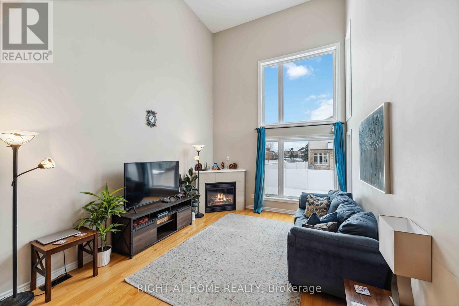 300 Cooks Mill Crescent Property Photo 14