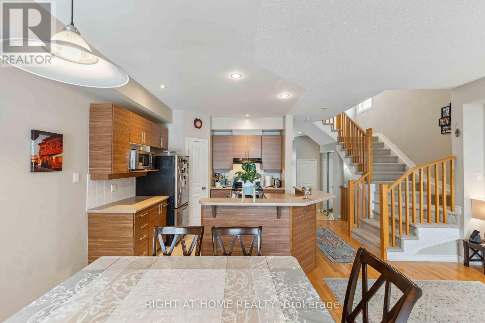 300 Cooks Mill Crescent Property Photo 17