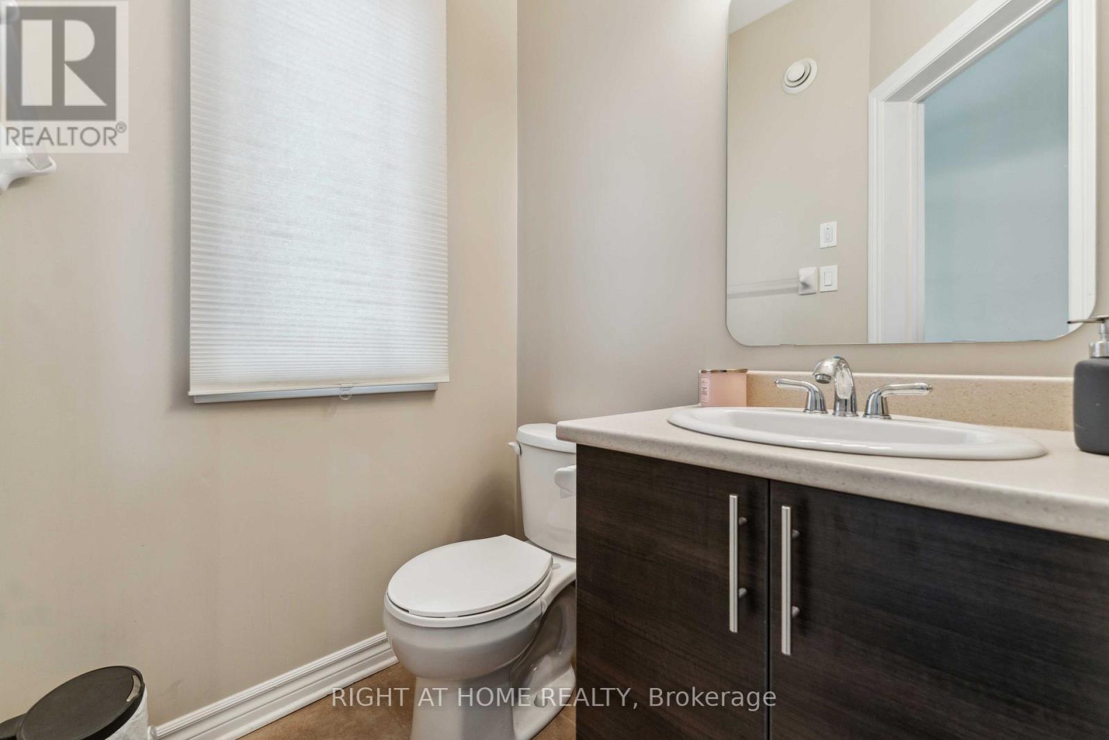 300 Cooks Mill Crescent Property Photo 22
