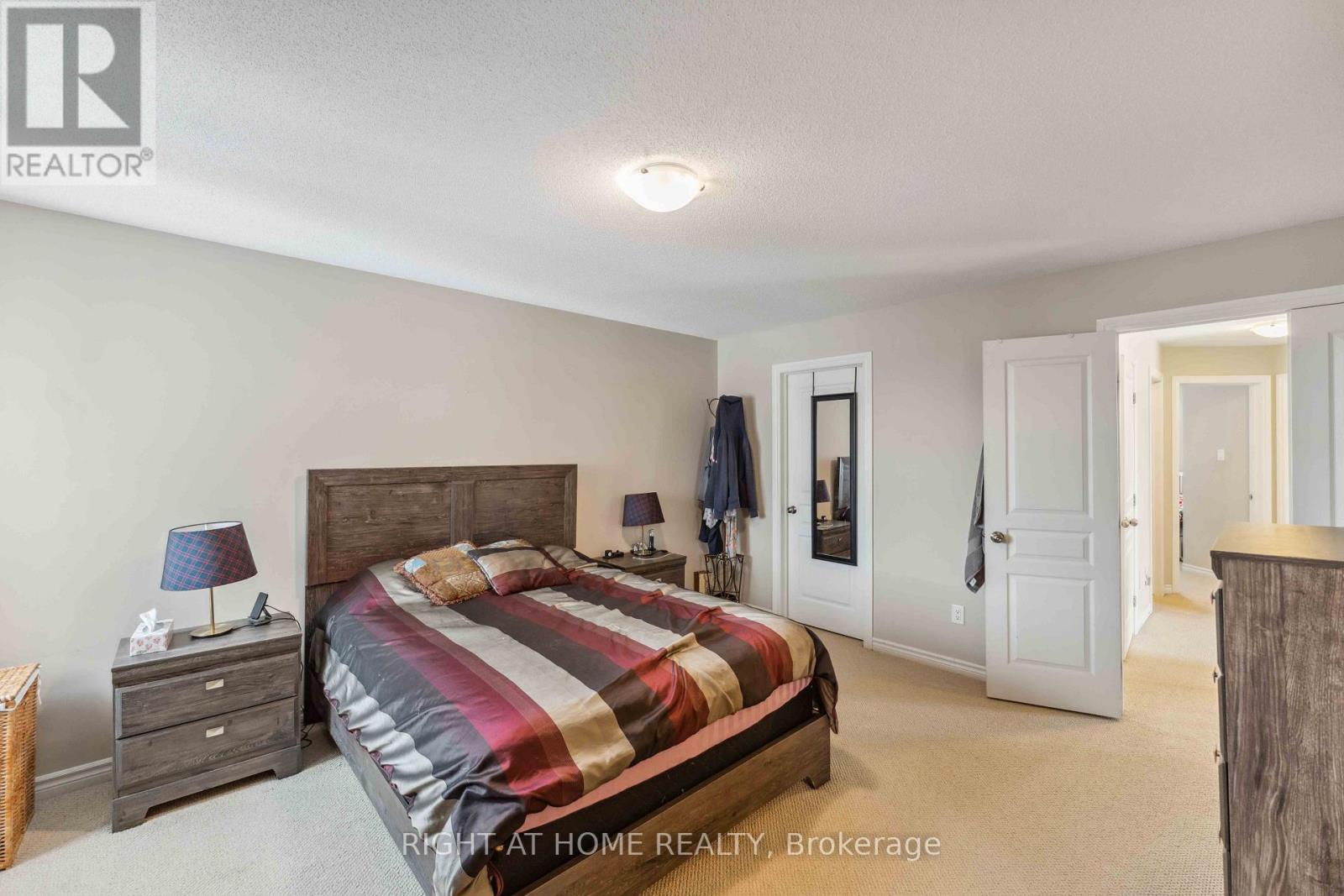 300 Cooks Mill Crescent Property Photo 27