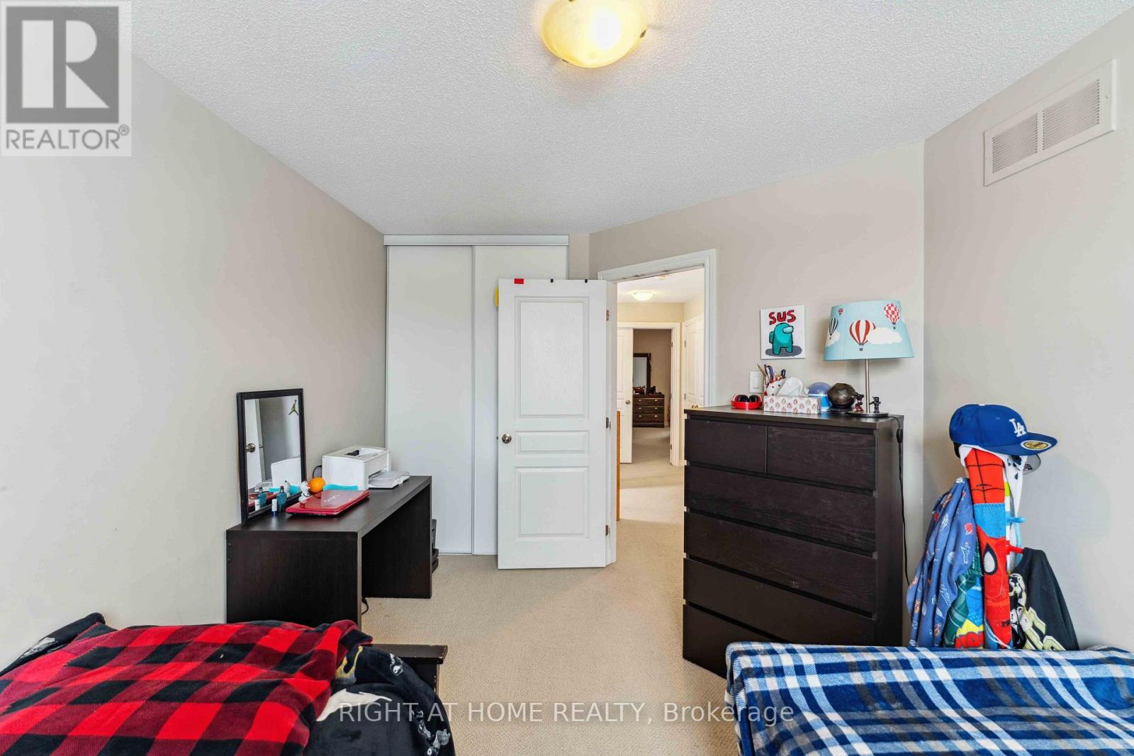 300 Cooks Mill Crescent Property Photo 34