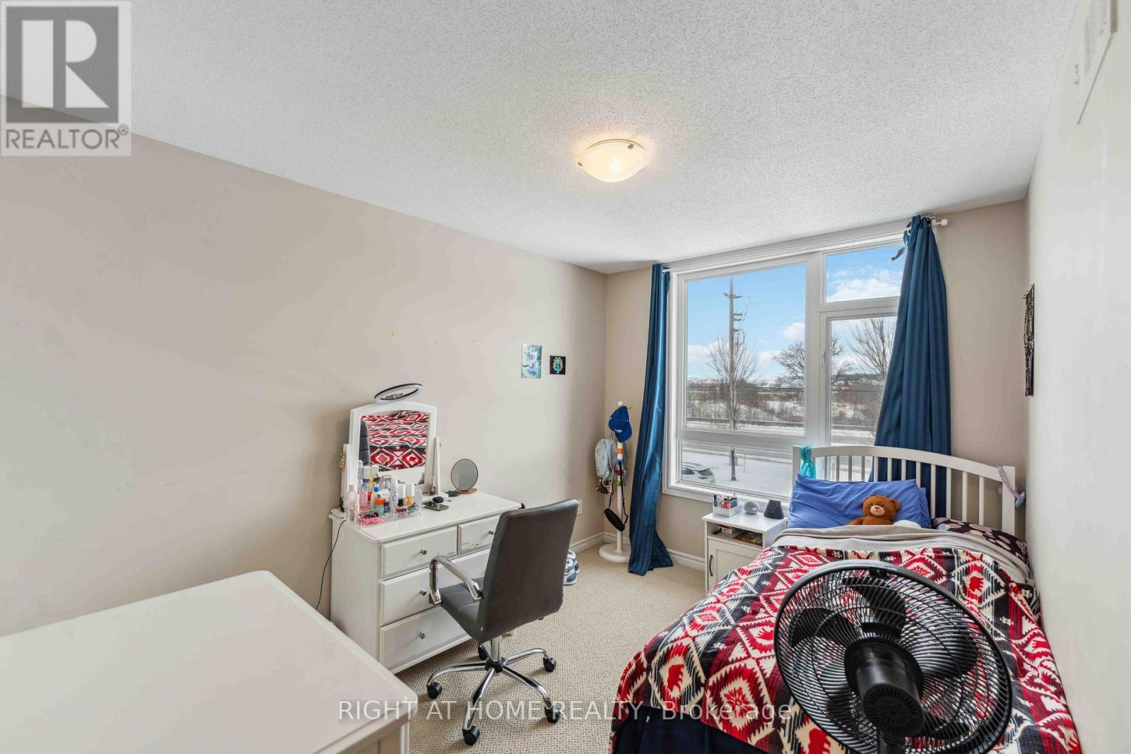 300 Cooks Mill Crescent Property Photo 36